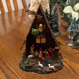 Nativity Vintage Shiny Brite 6”